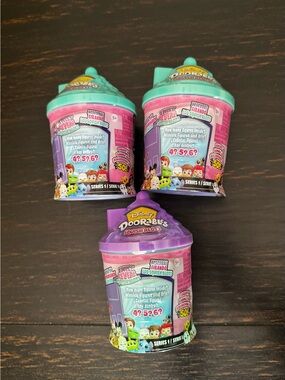 Disney Doorables Squish'alots Series 1 Twist Reveal Collectible capsules Bundle